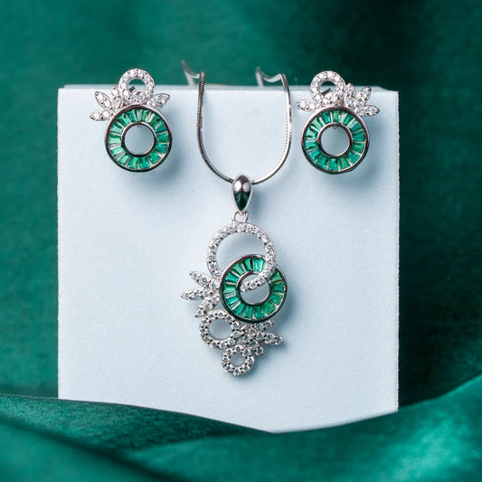 INTRICATE EMERALD & CUBIC ZIRCONIA SILVER PENDANT SET