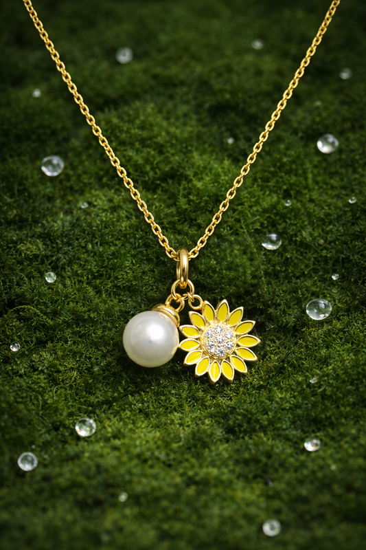 DREAMY GOLD PLATED DAISY DESIGN SILVER NECKLACE