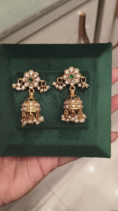 NEELAKSHI KUNDAN FLORAL DESIGN GREEN EAR JUMKIS WITH PEARLS