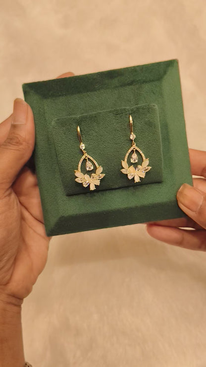 SILVER BEAUTIFUL FLORAL STONE EAR HANGINGS